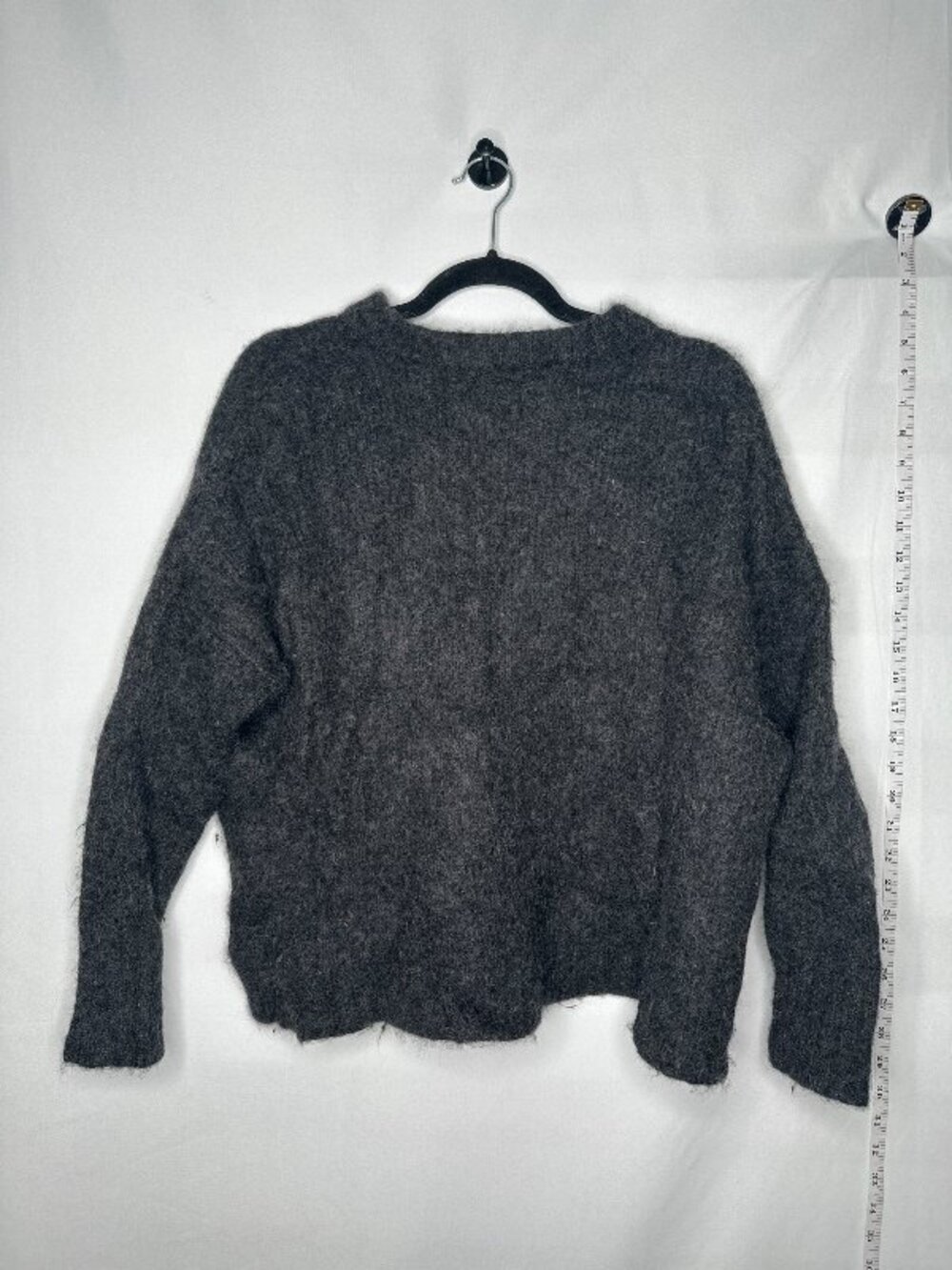 Jenni Kayne Fuzzy Crewneck Sweater M Minimalist Quiet Luxury Cozy Fuzzy Knit